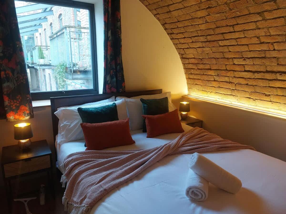 Converted Factory Loft Apartment 布里斯托 外观 照片