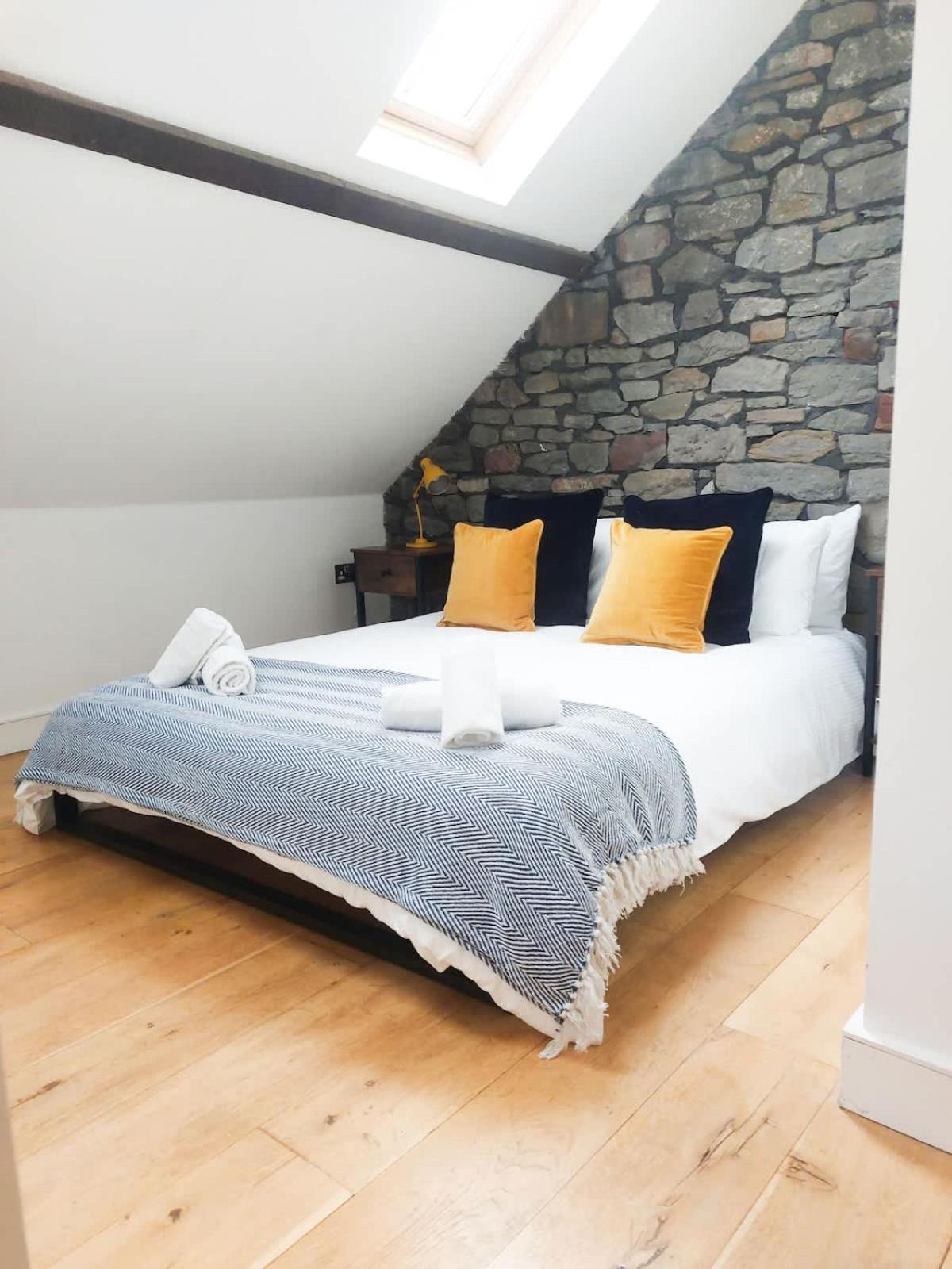 Converted Factory Loft Apartment 布里斯托 外观 照片