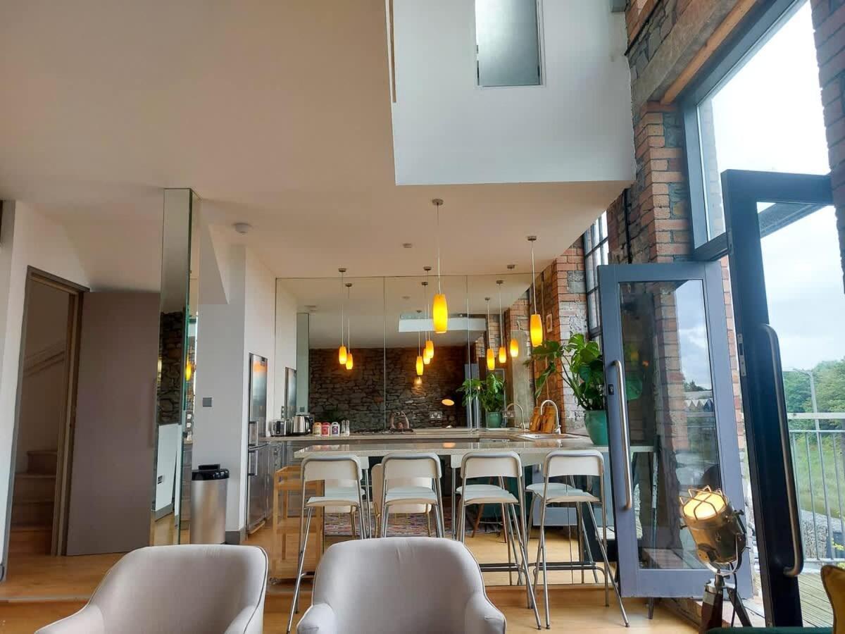 Converted Factory Loft Apartment 布里斯托 外观 照片